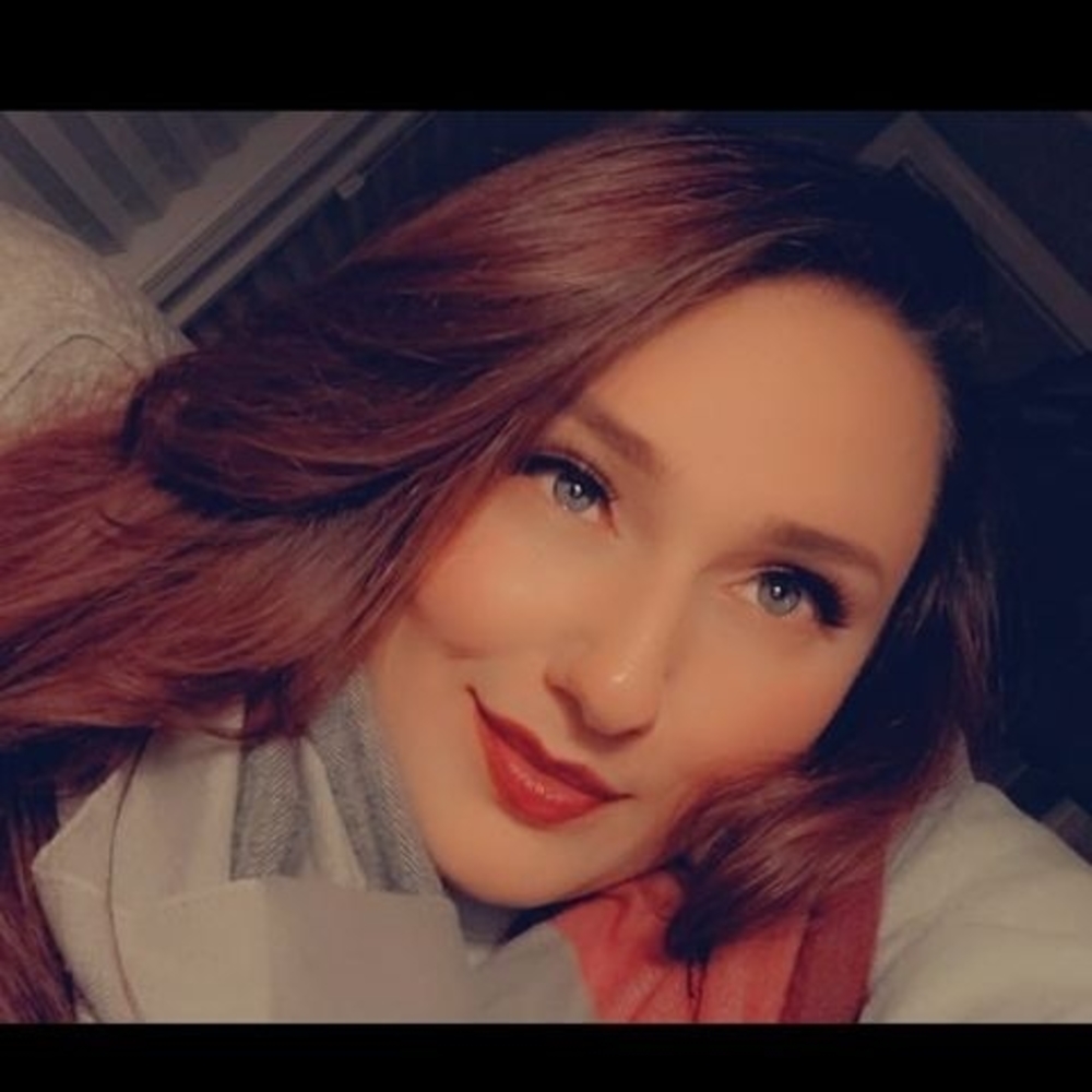 Meet your Posher, Cassandra